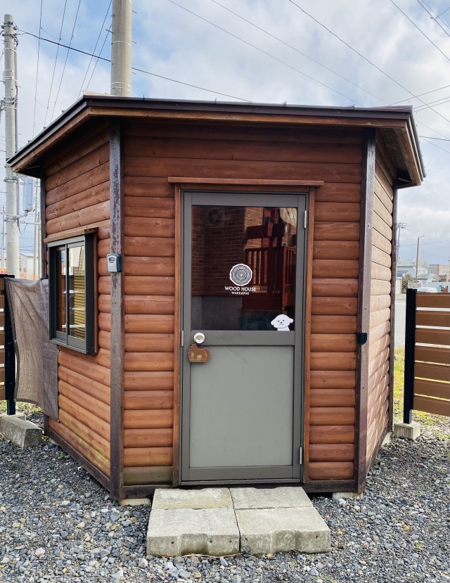 ドッグ専用ログハウス